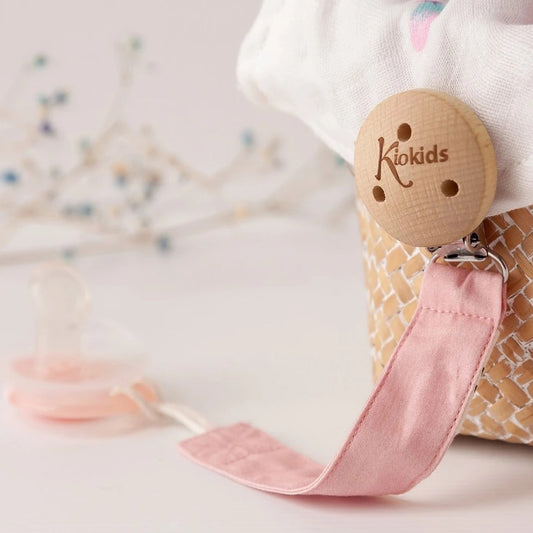 Pinza sujeta chupete madera