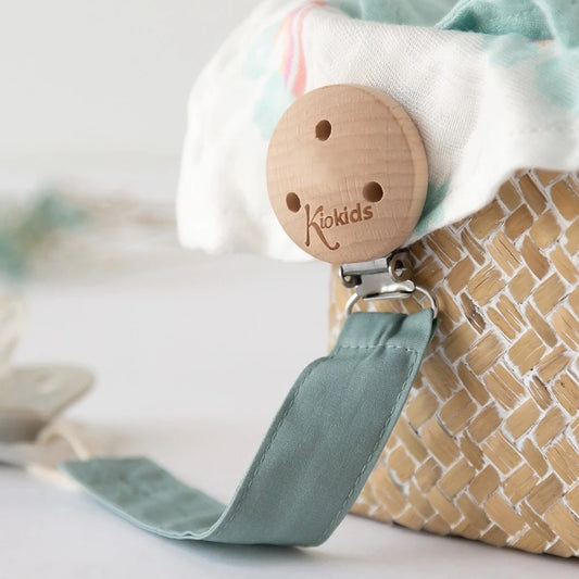 Pinza sujeta chupete madera