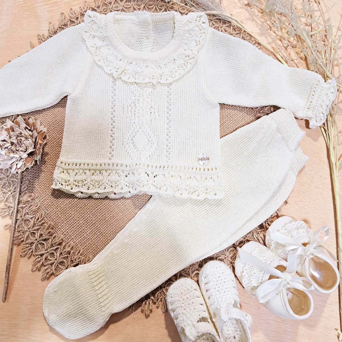 Conjunto en perle crudo (00 a 3 meses)