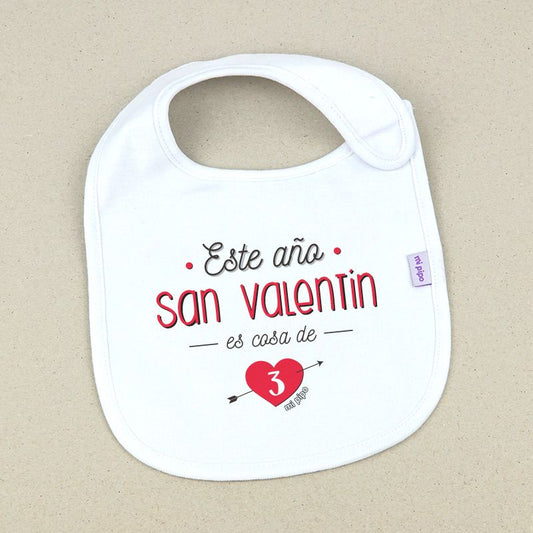 Babero Divertido Este año San Valentín es cosa de 3