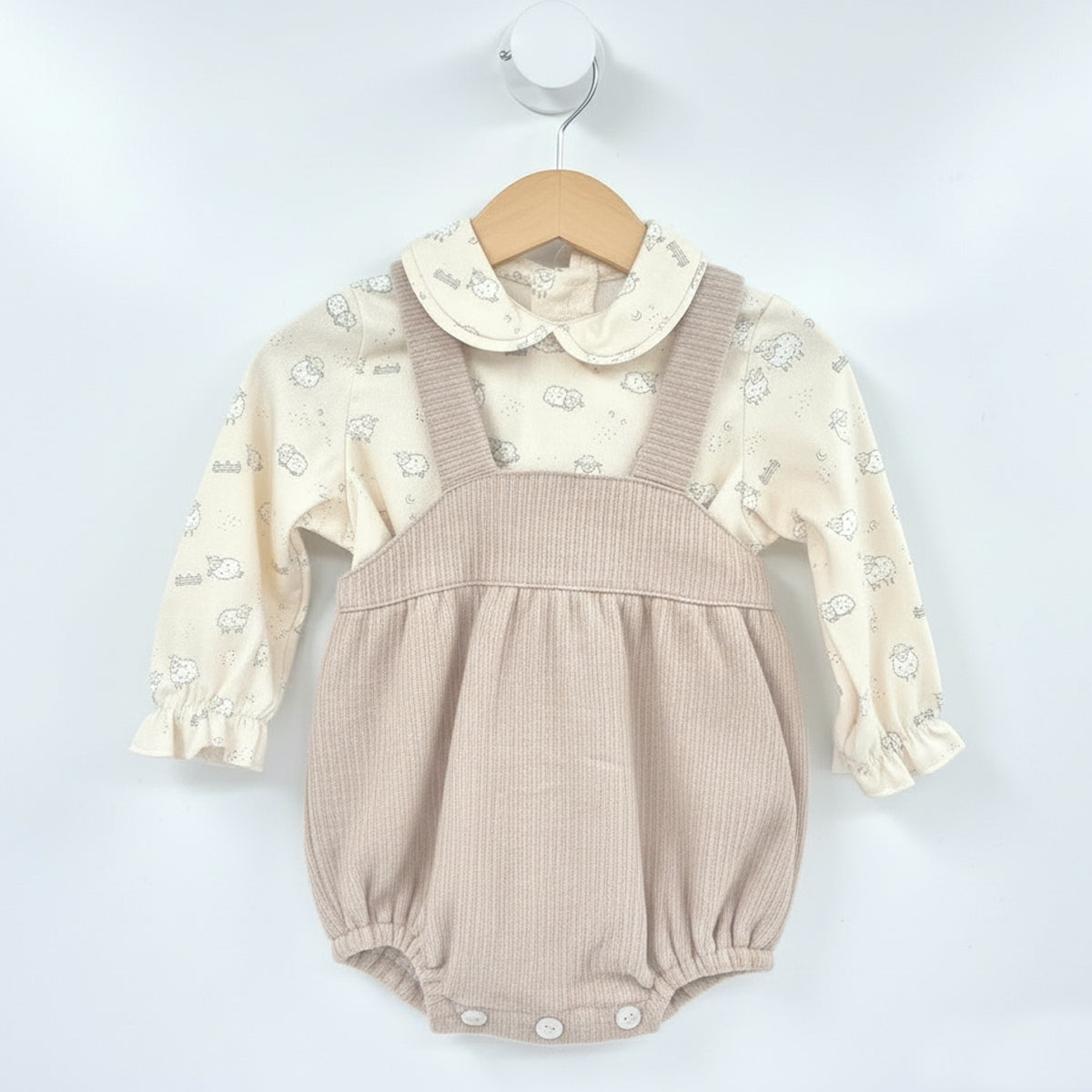 Conjunto peto beige (1 a 18 meses)