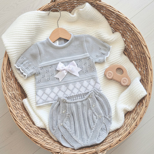 Conjunto dos piezas gris (0 a 3 meses)
