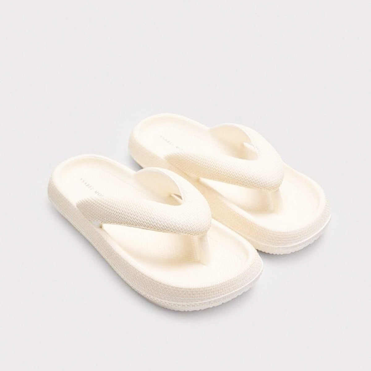 Chanclas beige Ysabel Mora (36-41)