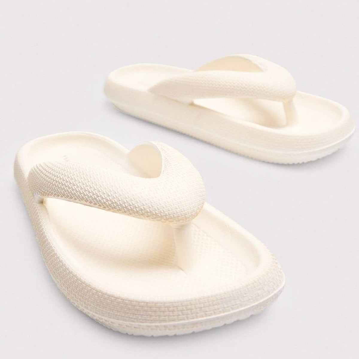 Chanclas beige Ysabel Mora (36-41)