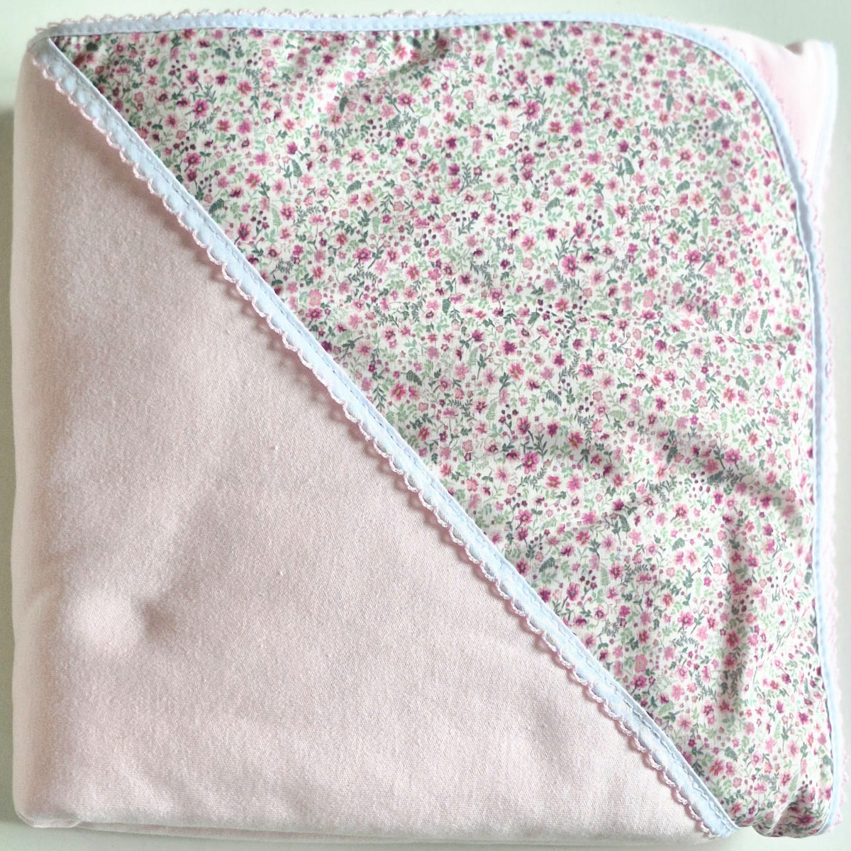 Manta acolchada floreada (80x85)