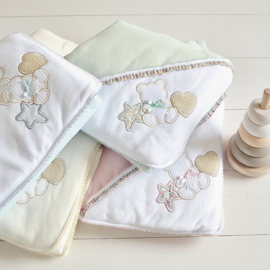 Manta acolchada oso estrella (80x85)